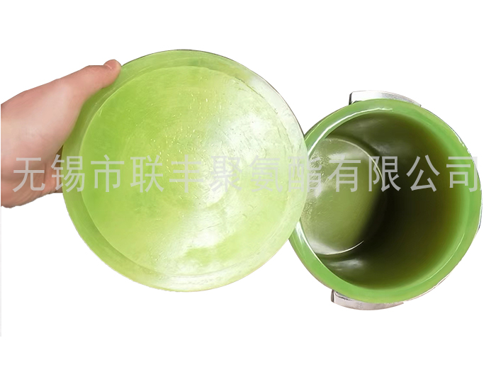 聚氨酯材料具備優(yōu)良的耐化學腐蝕性能能夠抵御多種酸堿鹽等化學物質(zhì)的侵蝕